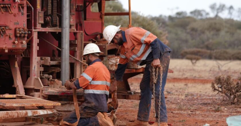 Hastings Technology has launched a $100 million two-tranche placement for the issue of about 22.7 million new fully paid ordinary shares.